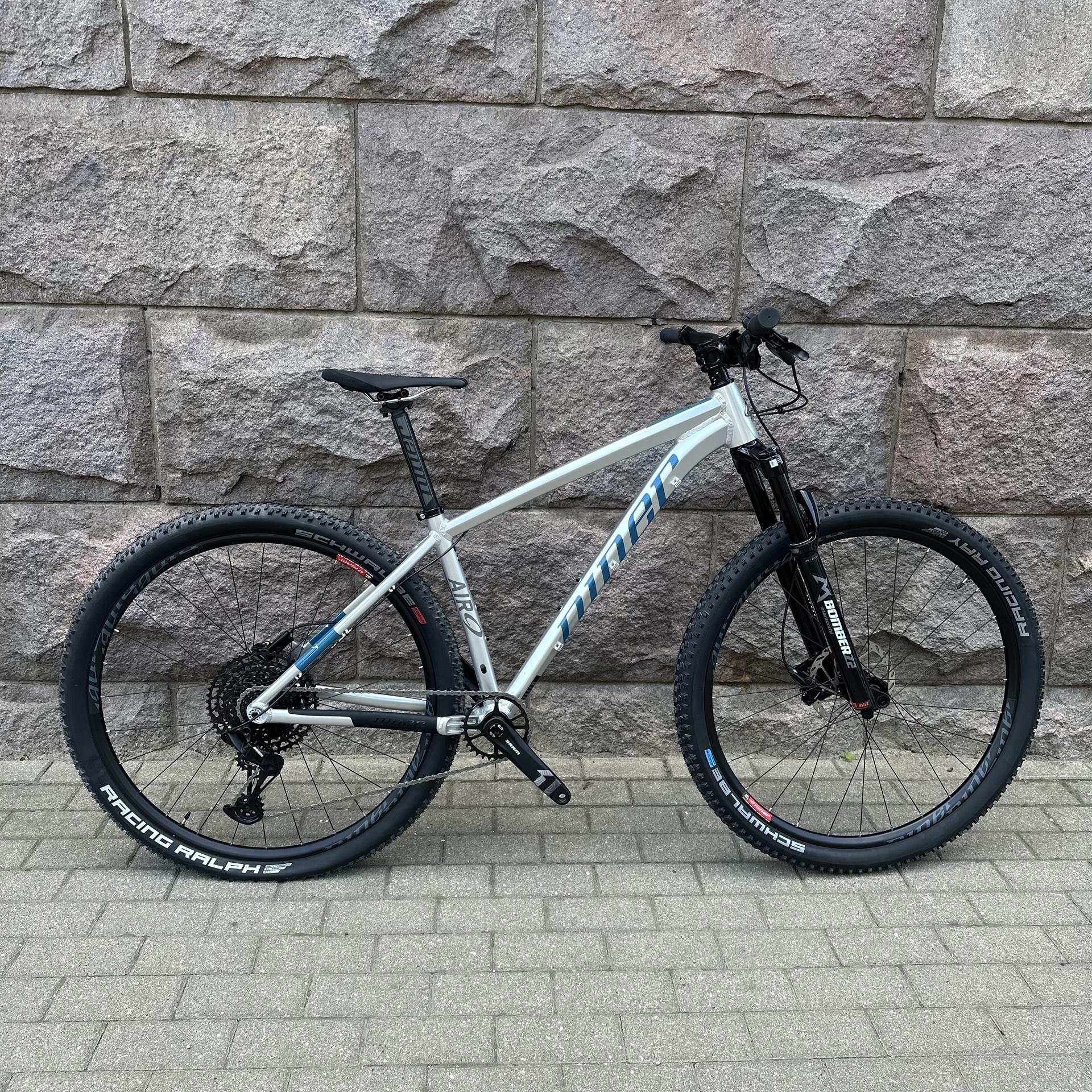 DEMO Niner Air Silver Baja Blue 2-Star Size MD