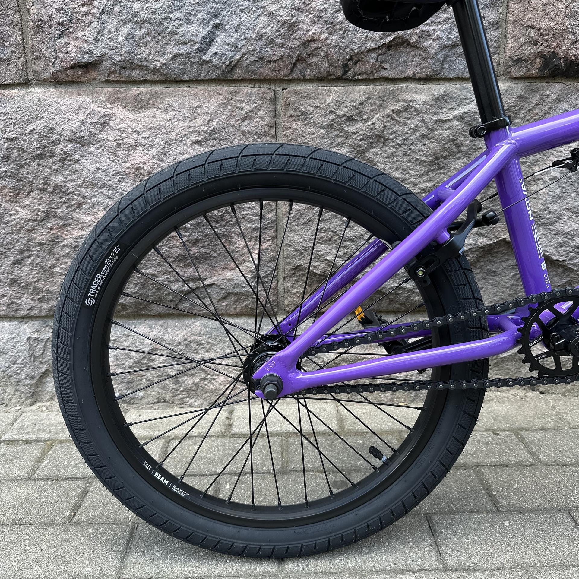 DEMO Wethepeople NOVA Complete Bike Ultra Violet 20"