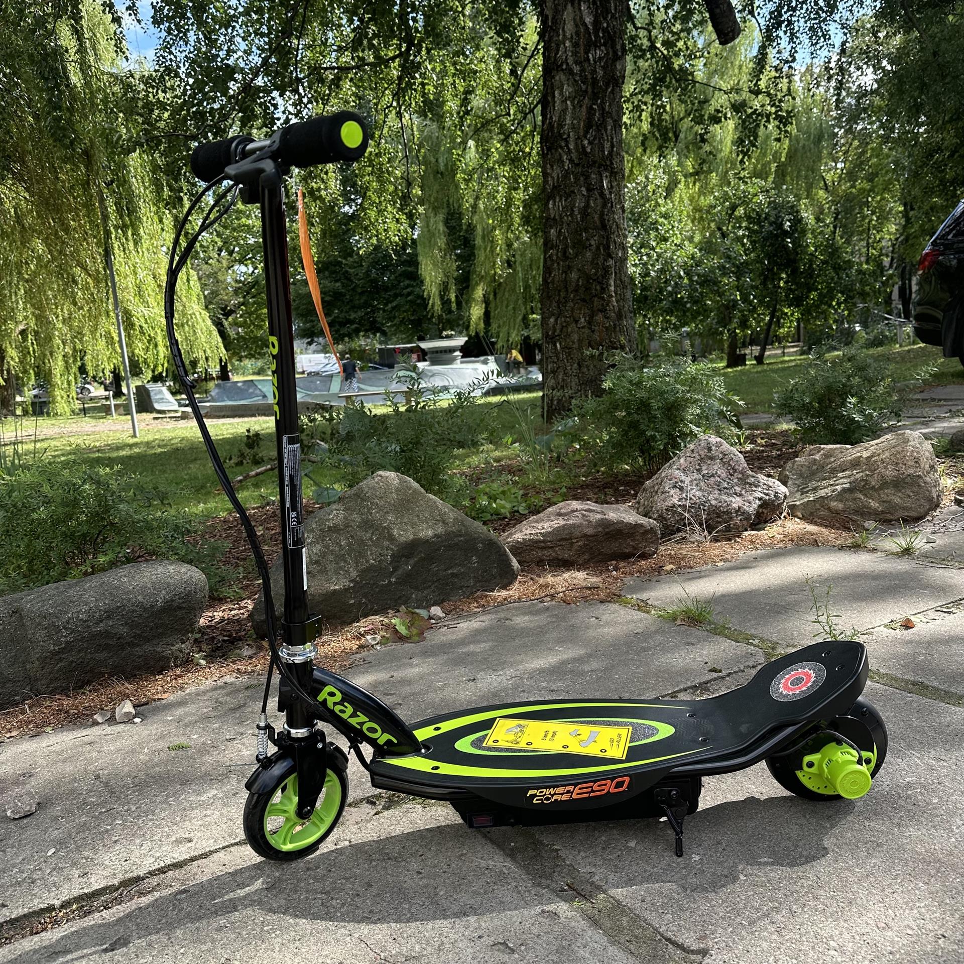 DEMO Razor Power Core E90 Electric Scooter Green