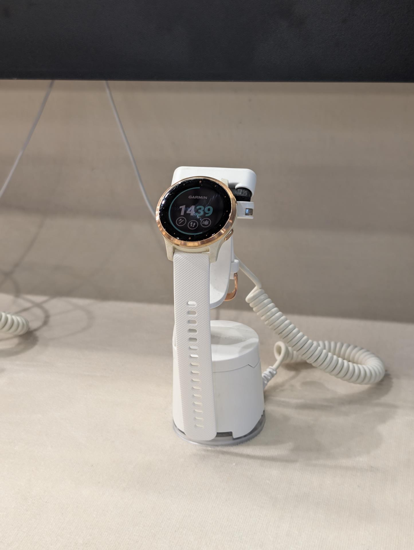 Demo Vivoactive 4S, GPS, Wi-Fi, White/Rose Gold, E.EU