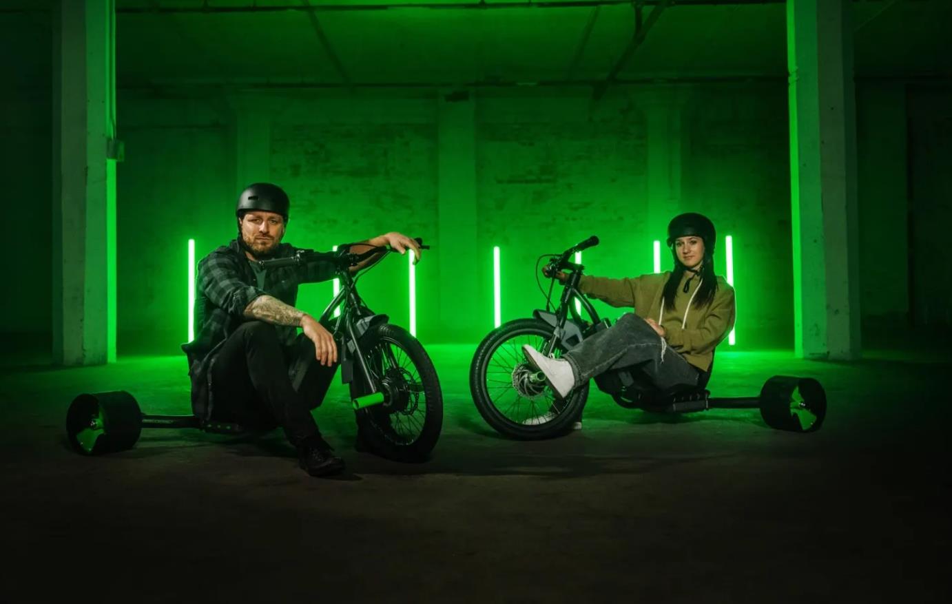 Huffy GREEN MACHINE drifta tricikls, 36 V, melns/zaļš