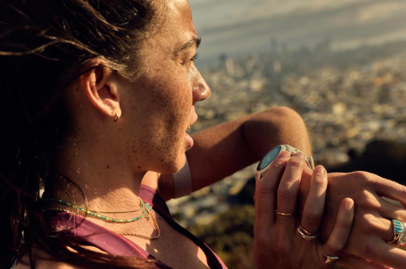 COROS PACE 4 GPS spordikell, silikoon, valge