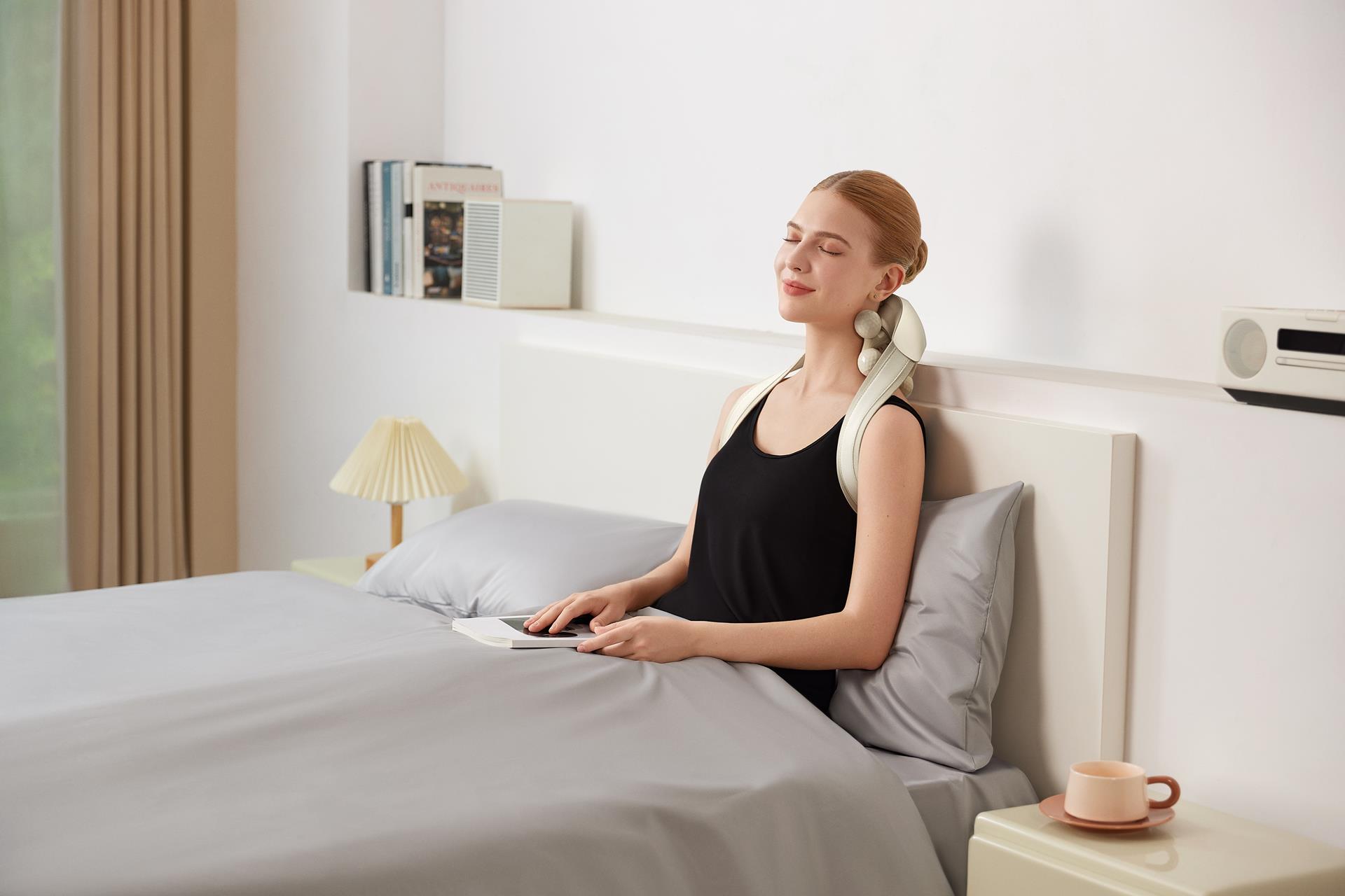 H7-Ultra  Neck＆Shoulder Massager(EN)  White Massage heads