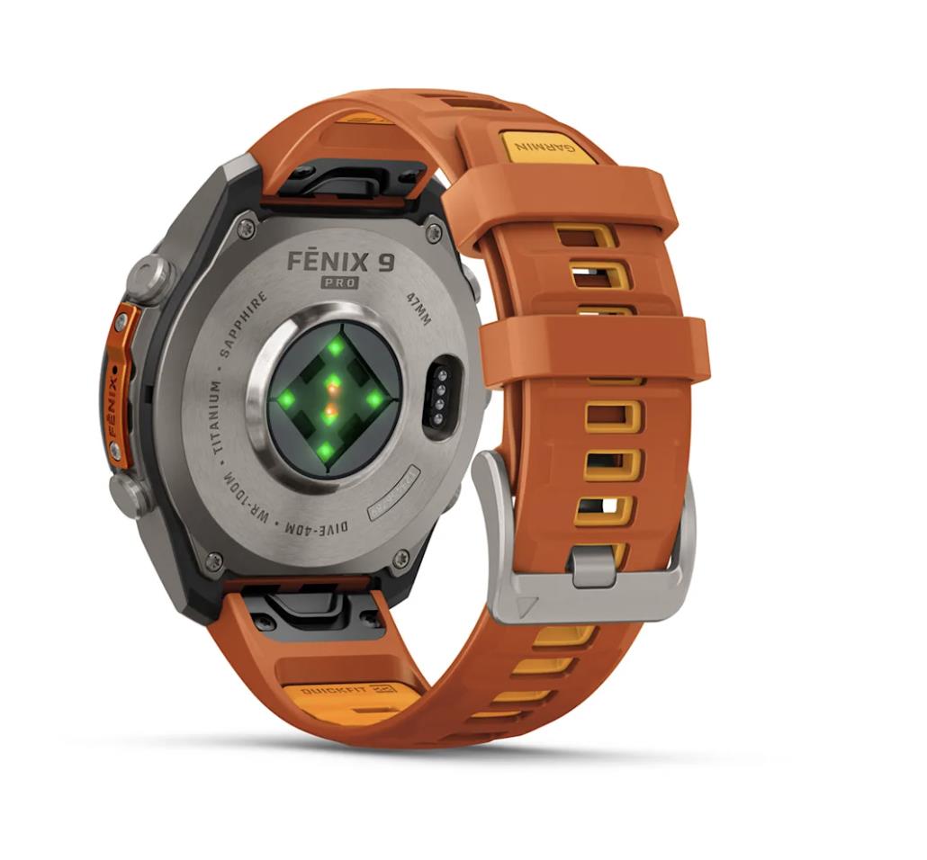Garmin fenix 9 Pro viedpulkstenis, inReach, 47 mm, titāna korpuss ar silikona siksnu krāsā „Autumn Orange”/„Spark Orange”